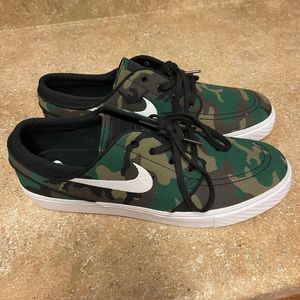 Nike Zoom Stefan Janoski Camo Canvas Shoes